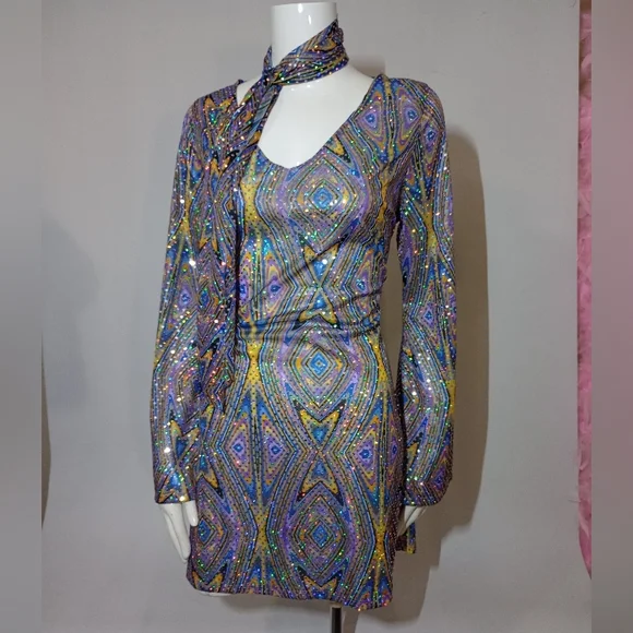 SOLD ON LIVE LONG SLEEVE SEQUIN DRESS - Picture 4 of 8